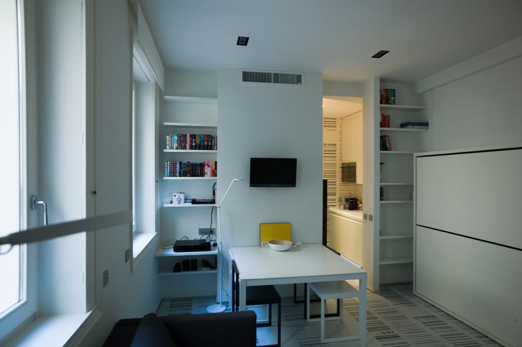 Stylish Mini In The Heart Of Milano Apartment Room photo